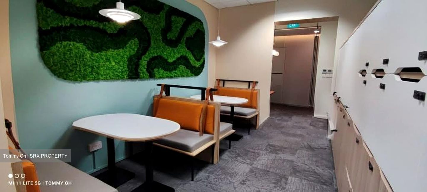 PLUS (D1), Office #559408031